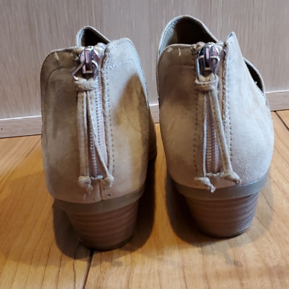 Kenneth Cole Reaction Women's Side Skip Bo… - Picture 3 of 6